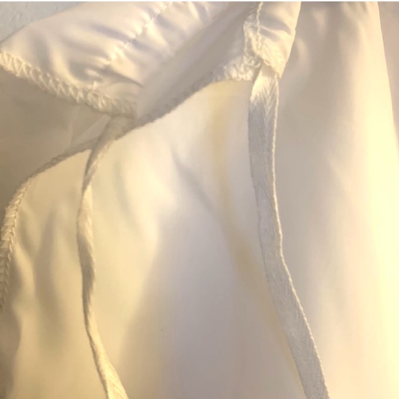 Lady Grace White 2 Layer Pouf Slip Adjustable Waist Adjustable Waist One Size - Picture 2 of 4